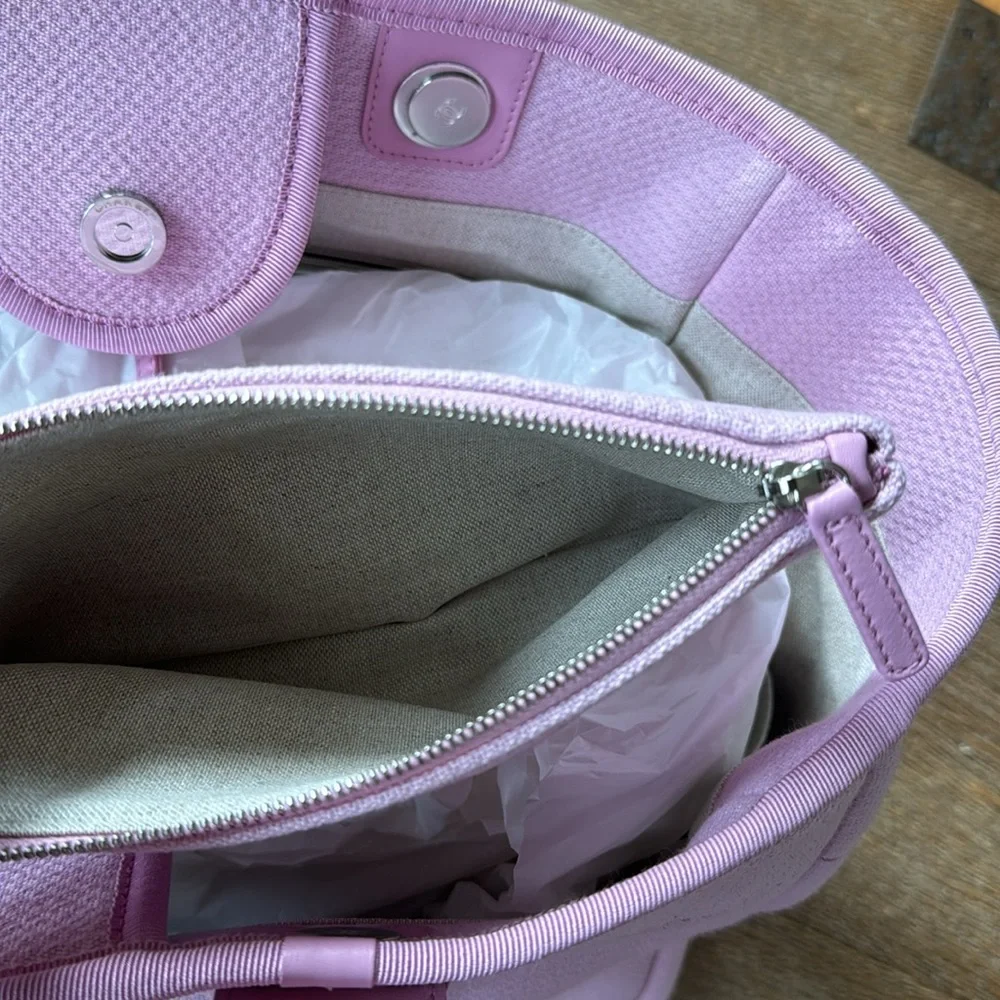 Chanel 22s pink deauville tote beach travel bag with pouch and box large pastel - Picture 16 of 16